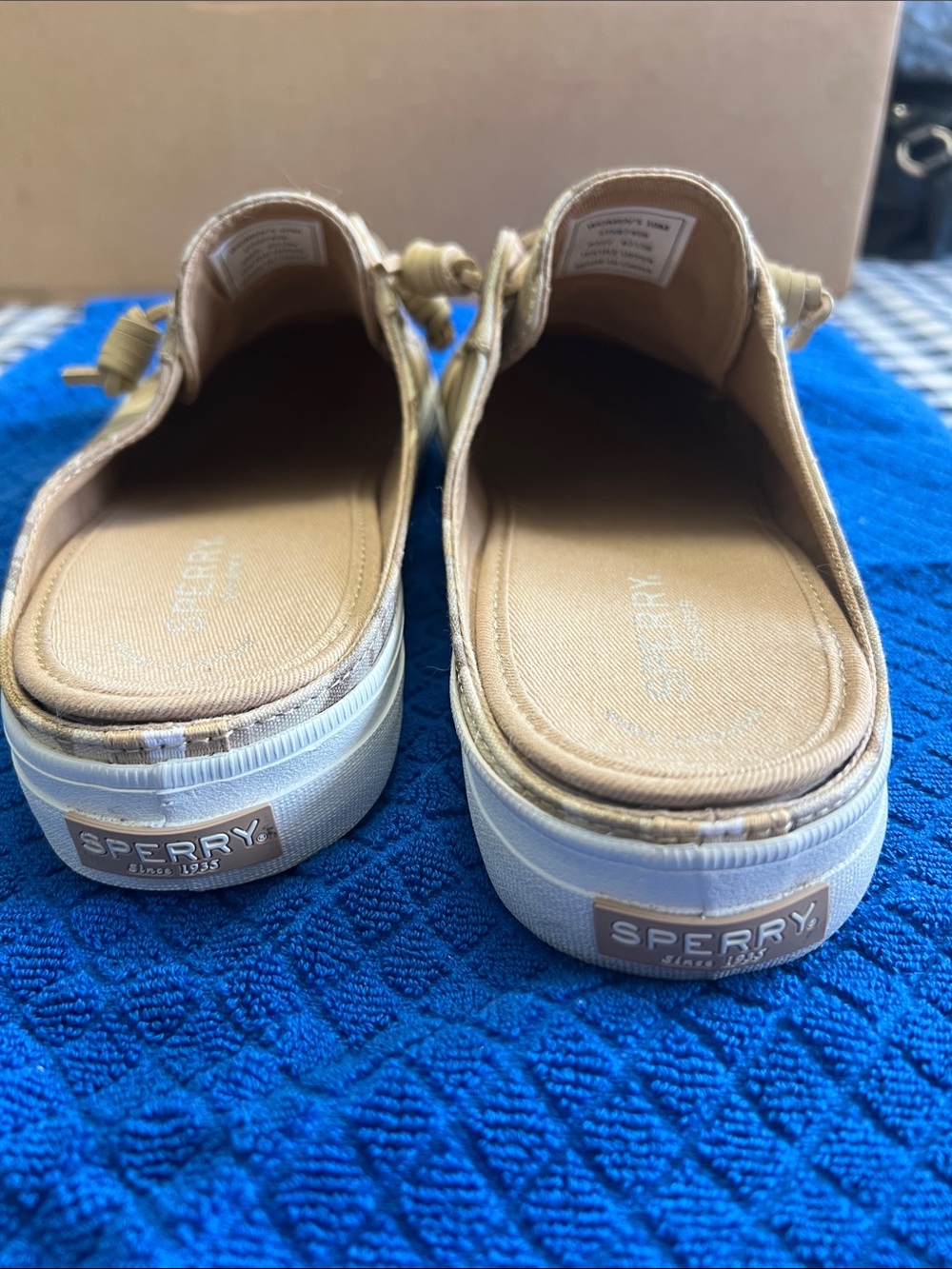 Sperry Women's Crest Vibe Mule (Tan Floral/Palm Camo print) - Picture 3 of 5